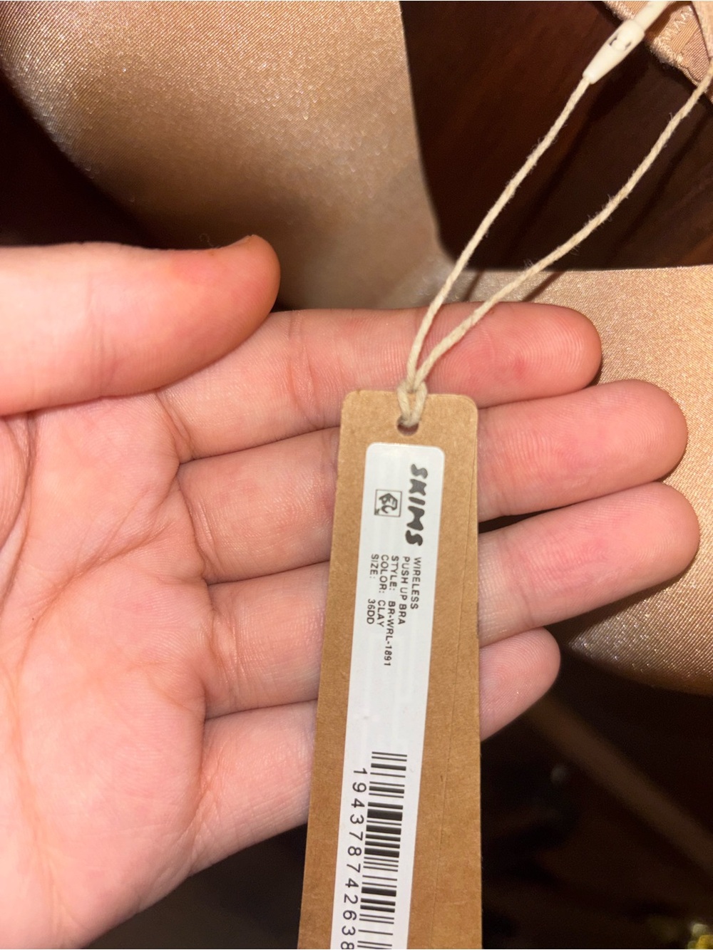 SKIMS Smooth Plunge Bra - Nude - Picture 2 of 3